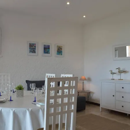 Apartment 3 Pieces Avec Jardinet Proche Centre - Fr-1-225c-39